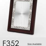 F352